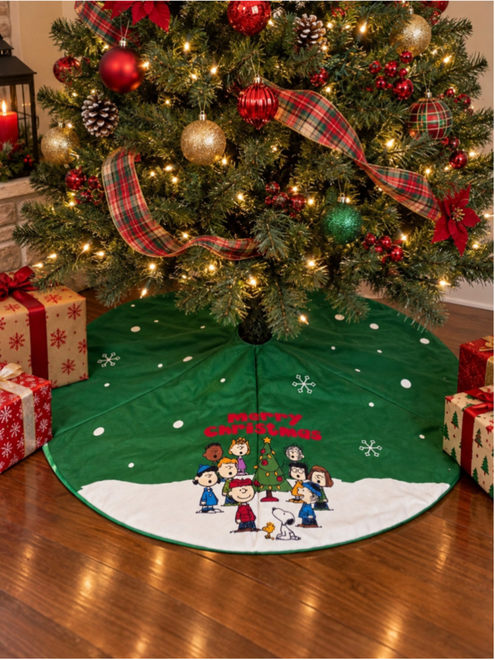 Peanuts Christmas Tree Skirt Charlie Brown Snoopy Merry Christmas Green Holiday